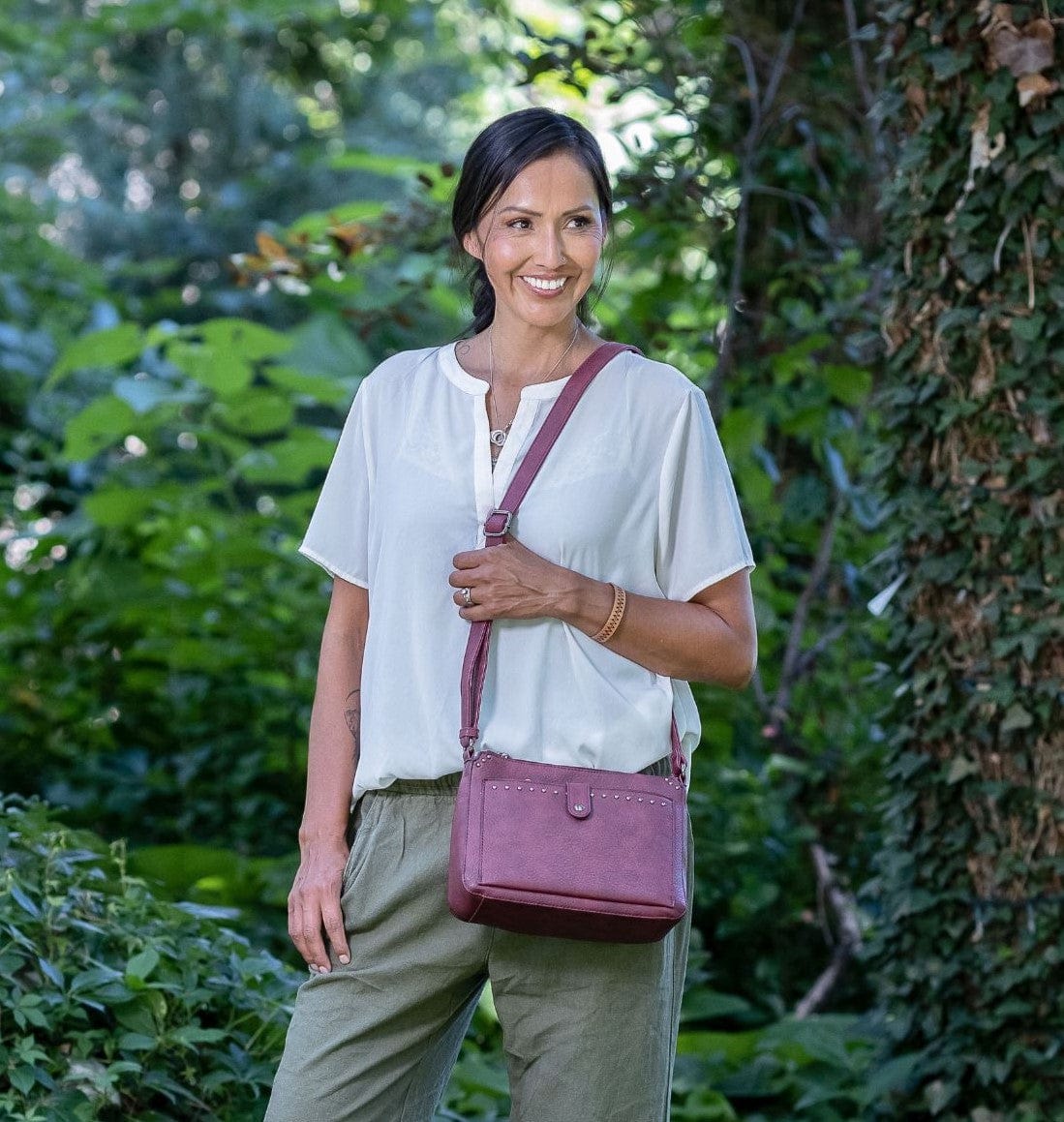 Concealed Carry Kinsley Crossbody Wallet- YKK Locking Zippered Bag - Easy Conceal Carry - CCW Purse for Women - concealed carry Handbag for woman - Crossbody with RFID Slim Wallet - CCW Bag for Pistol - Fast and Easy Draw Bag